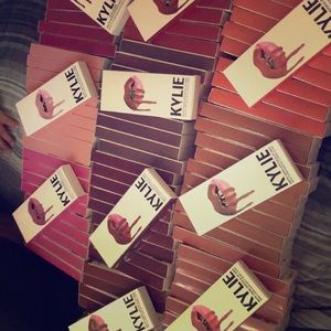 Kylie Jenner liquid lipstick and lip liner